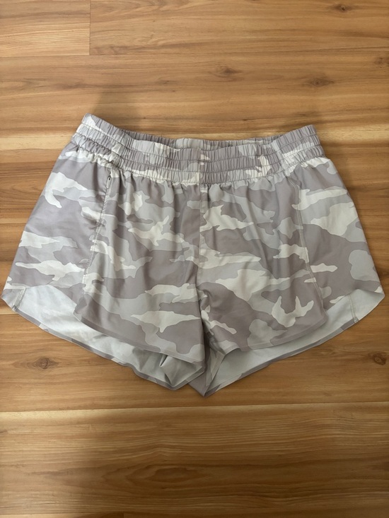 Athleta Pants - Athleta Hustle 3” Shorts Taupe Camo Athletic Shorts Women’s Sz S